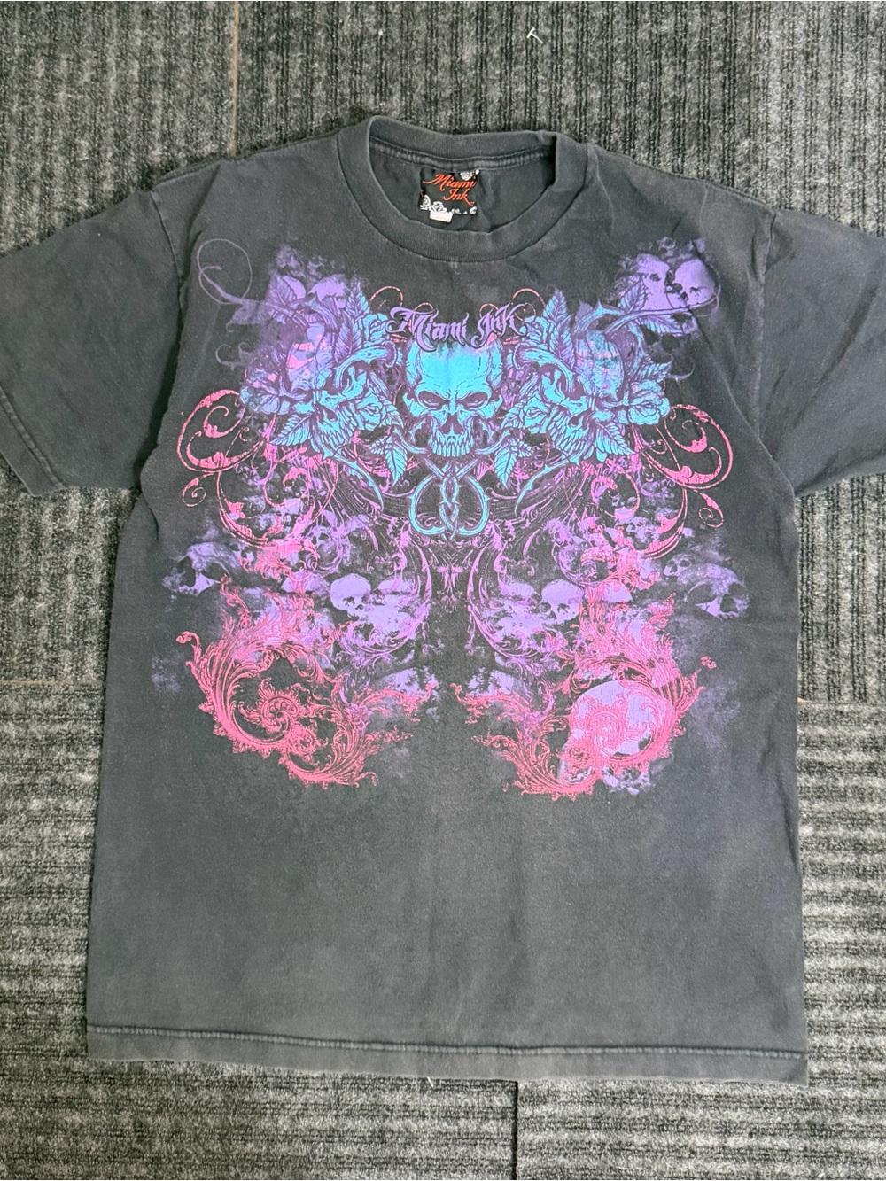 Vintage Miami Ink T Shirt Y2K Skull Roses Tattoo Graphic